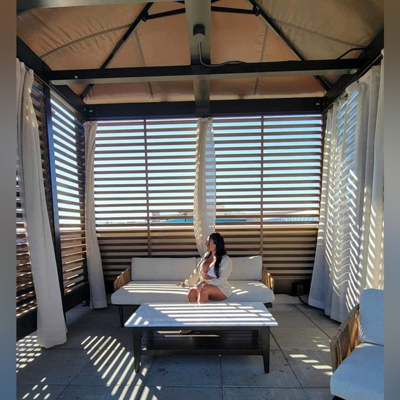 •Posh Ambassador II• - Picture 3 of 5